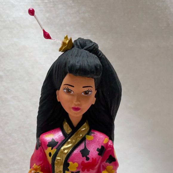 Barbie Dolls of the World Ornament Collection - Picture 6 of 11